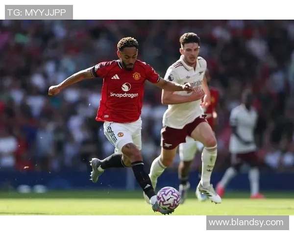 全红色足球球星揭晓他是如何在赛场上成为焦点的秘诀